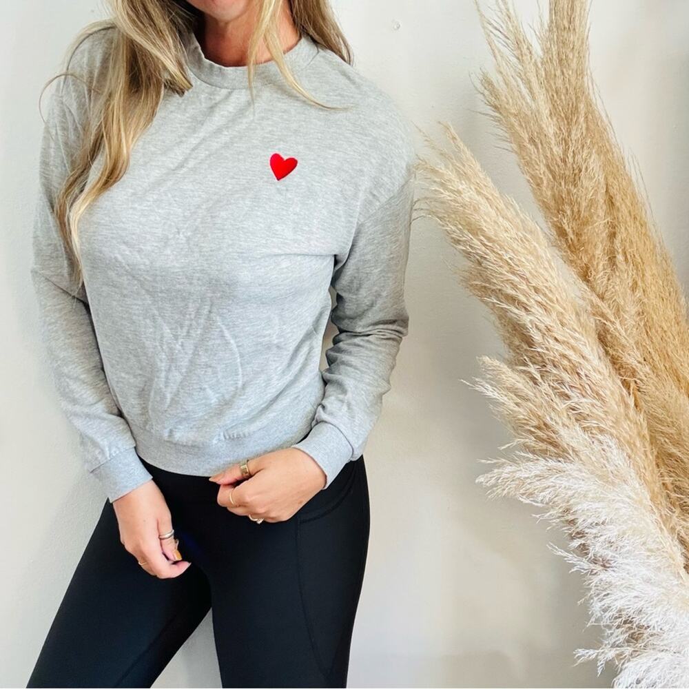 VINTAGE H&M DIVIDED Grey Gray Crew Red Embroidery Heart Pullover Sweater Top S
